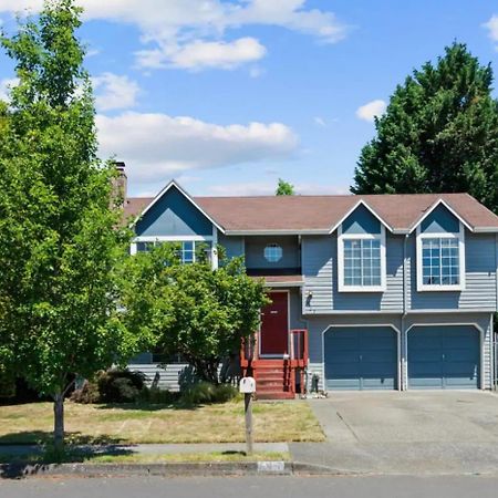 Private Level Of The House With Spa Gresham Exterior photo